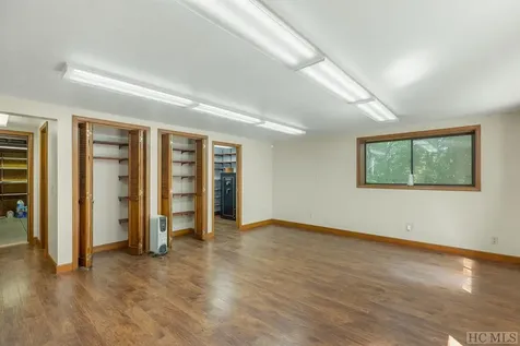 214 Hive Road Glenville NC 28736