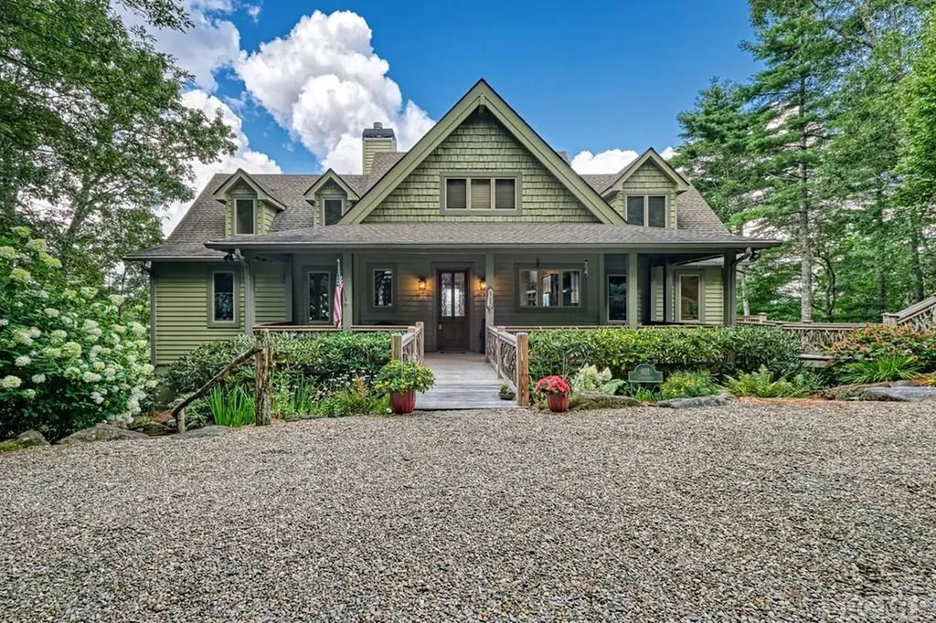 811 Stone Cliffs Lane Cashiers NC 28717