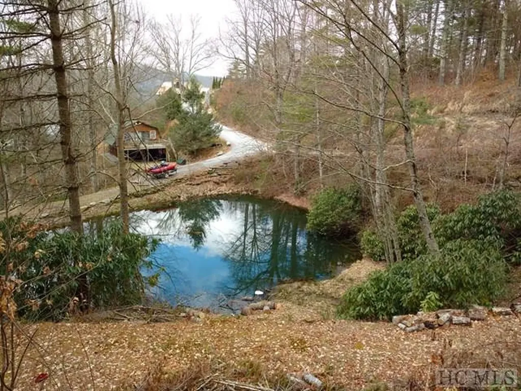 264 Rue-de-provence Glenville NC 28736