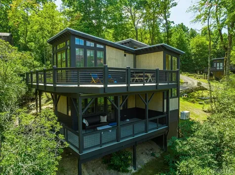 105 Moonstone Loop Highlands NC 28741