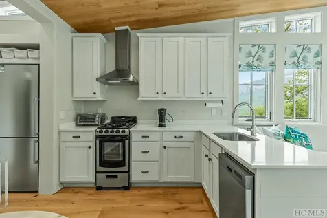 105 Moonstone Loop Highlands NC 28741