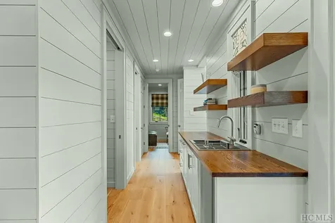 105 Moonstone Loop Highlands NC 28741