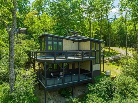 105 Moonstone Loop Highlands NC 28741