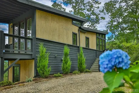 105 Moonstone Loop Highlands NC 28741