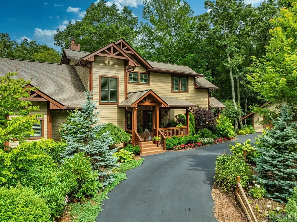 53 Ridge Lane Highlands NC 28741