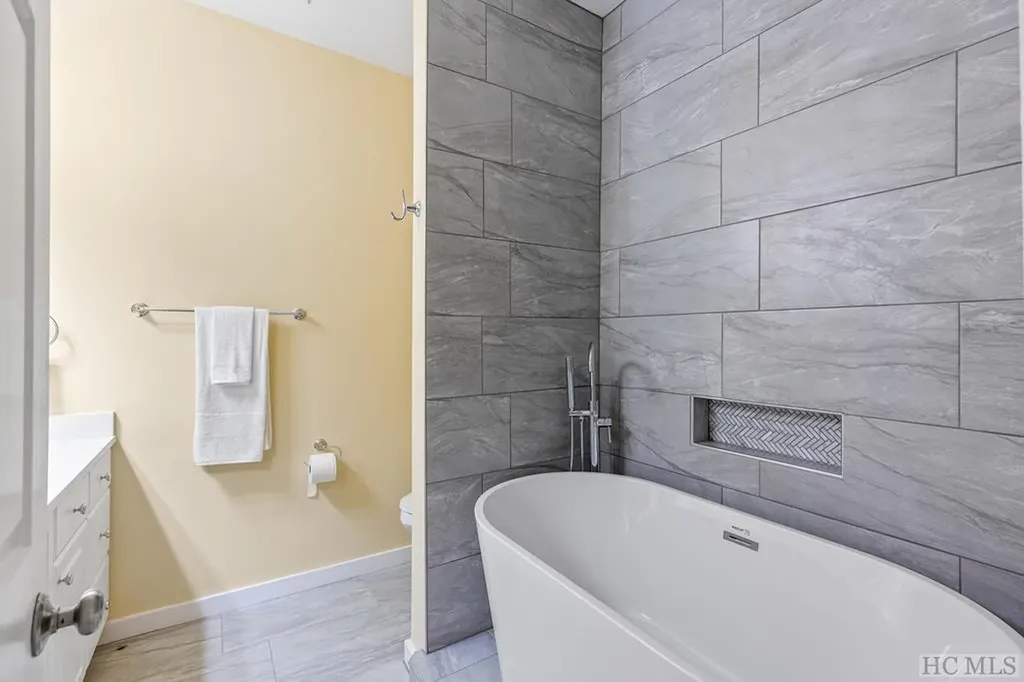 84 Clubhouse Trail Highlands NC 28741