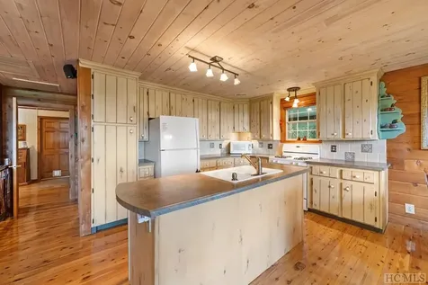 724 Browns Mountain Road Scaly Mountain NC 28775