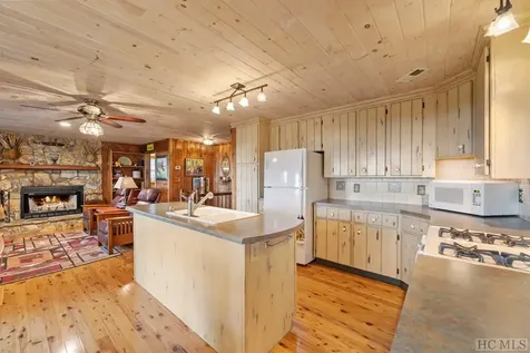 724 Browns Mountain Road Scaly Mountain NC 28775
