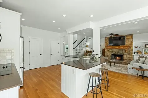 23 Drystack Way Cashiers NC 28717