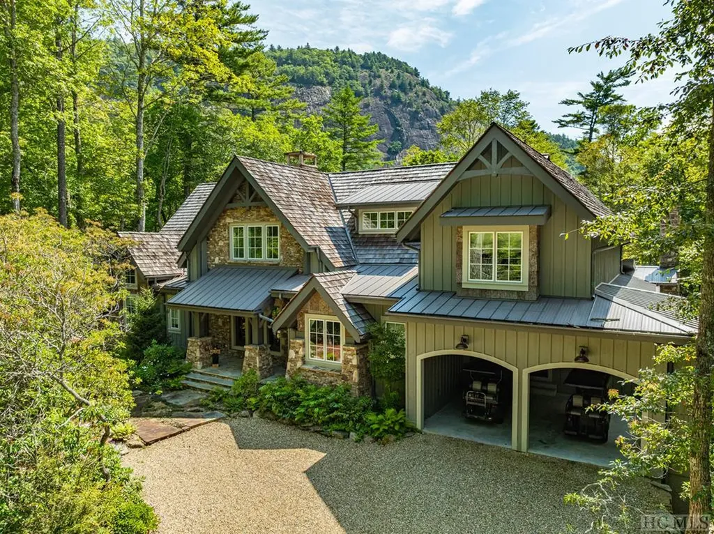 640 Wade Cashiers NC 28717