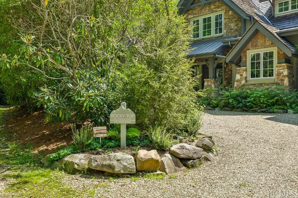 640 Wade Cashiers NC 28717