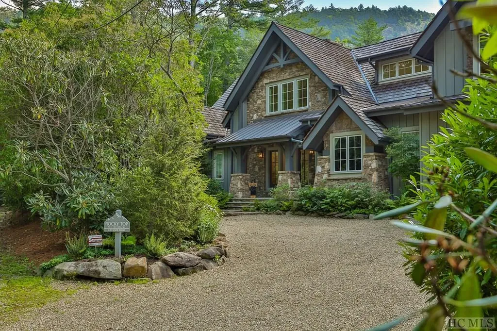 640 Wade Cashiers NC 28717