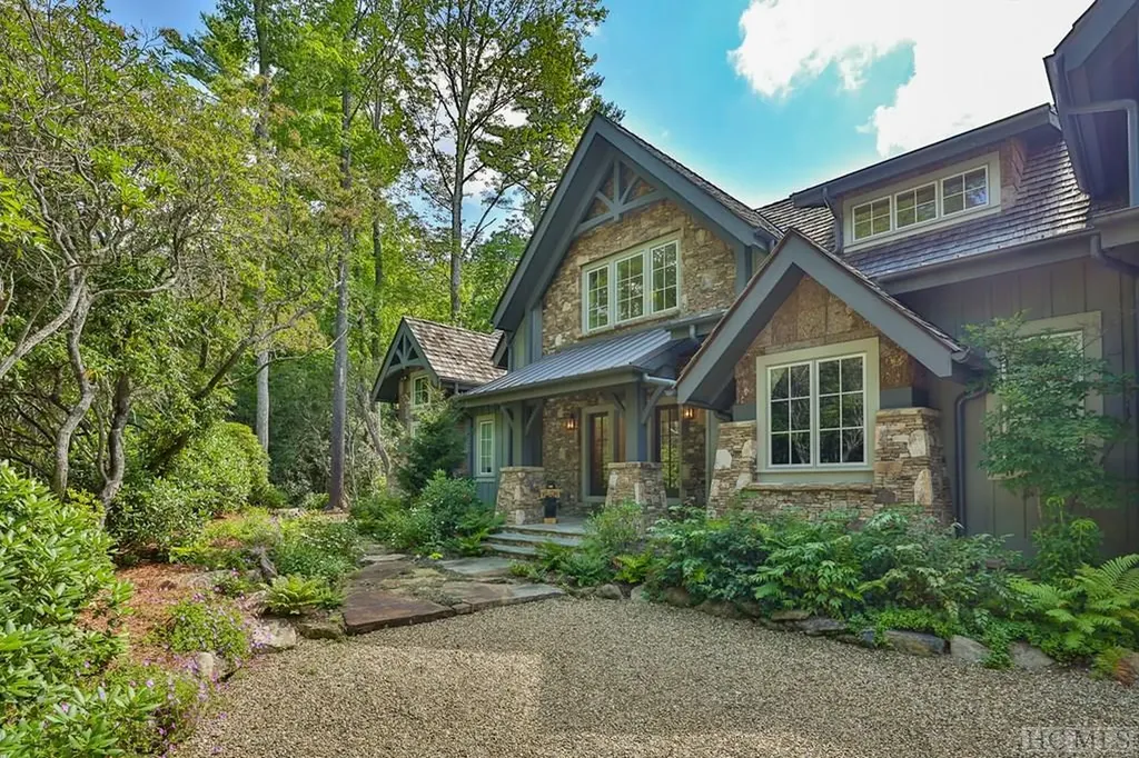 640 Wade Cashiers NC 28717