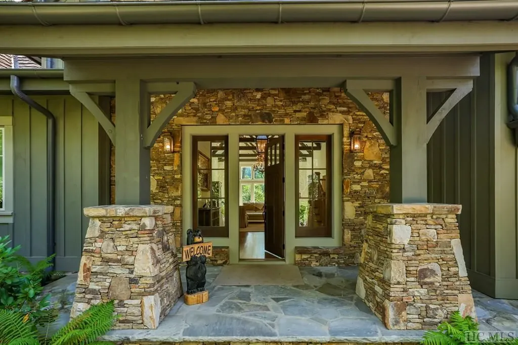 640 Wade Cashiers NC 28717