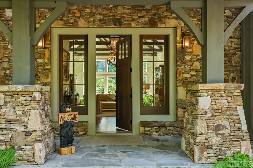 640 Wade Cashiers NC 28717