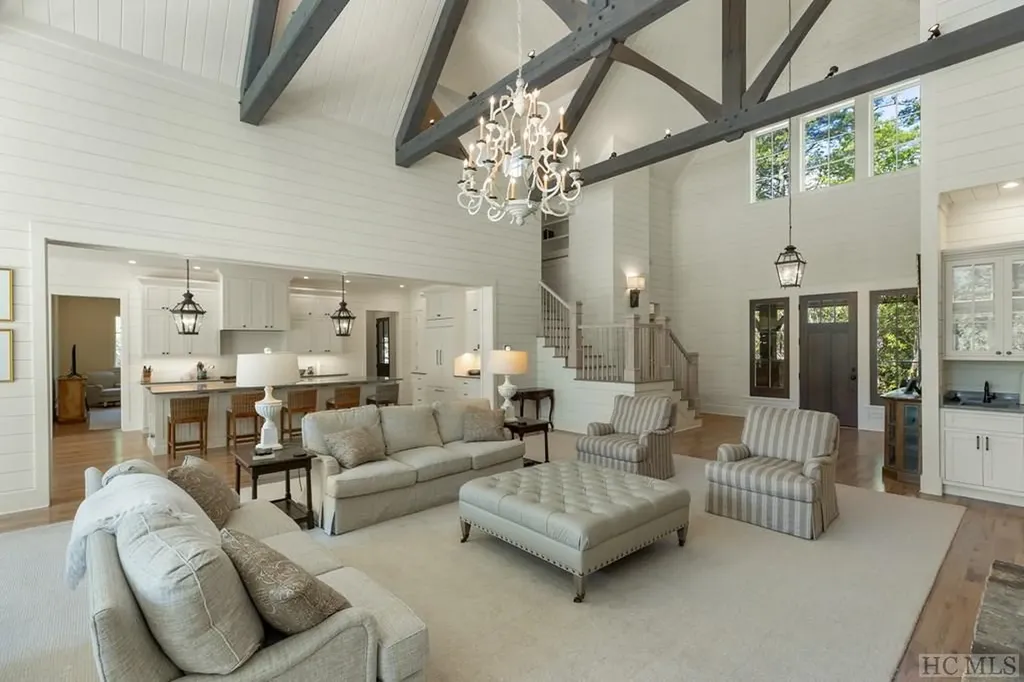 640 Wade Cashiers NC 28717