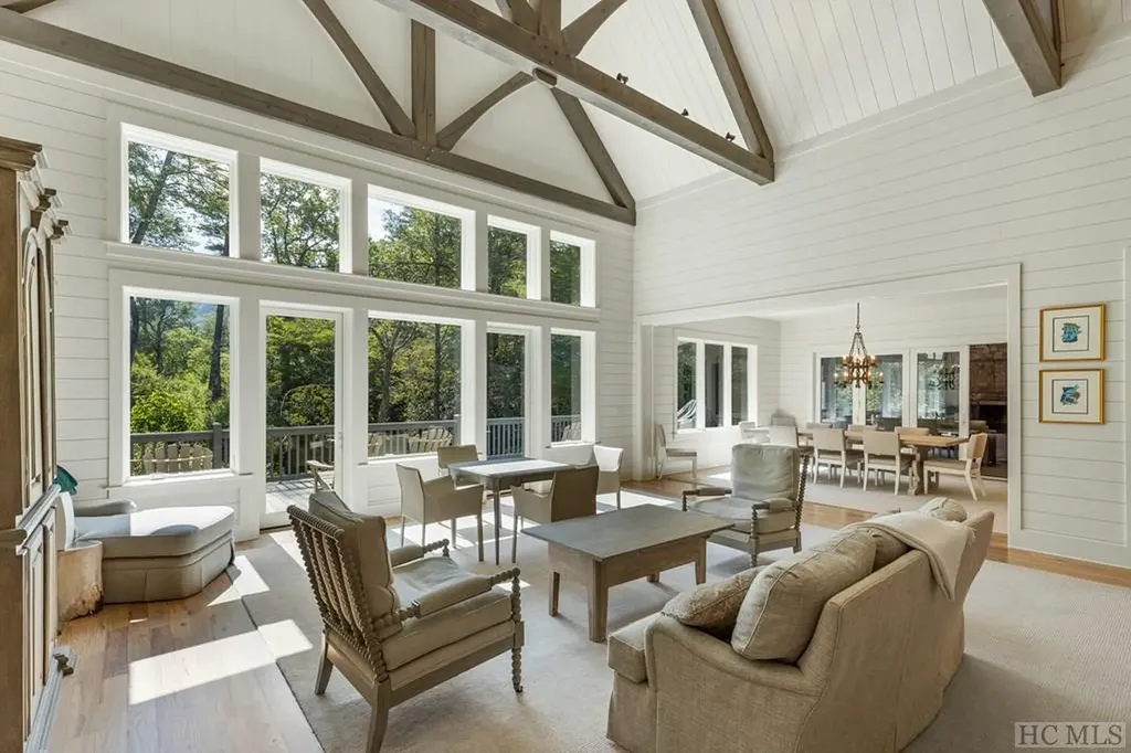 640 Wade Cashiers NC 28717