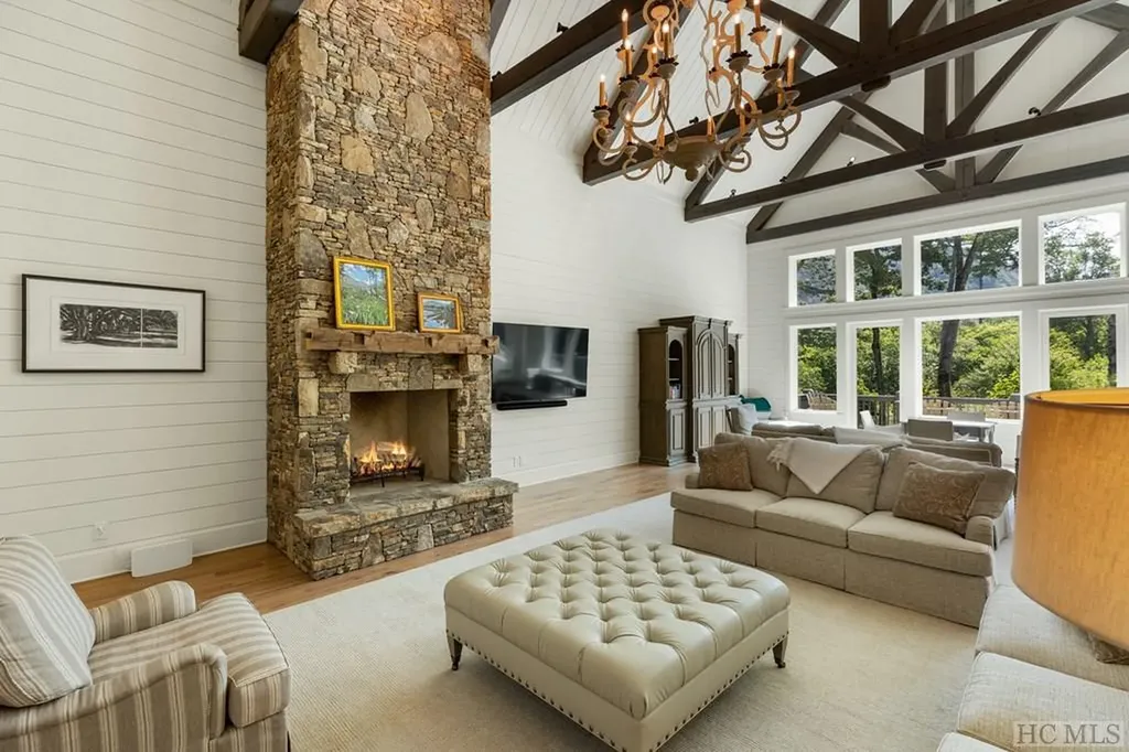 640 Wade Cashiers NC 28717