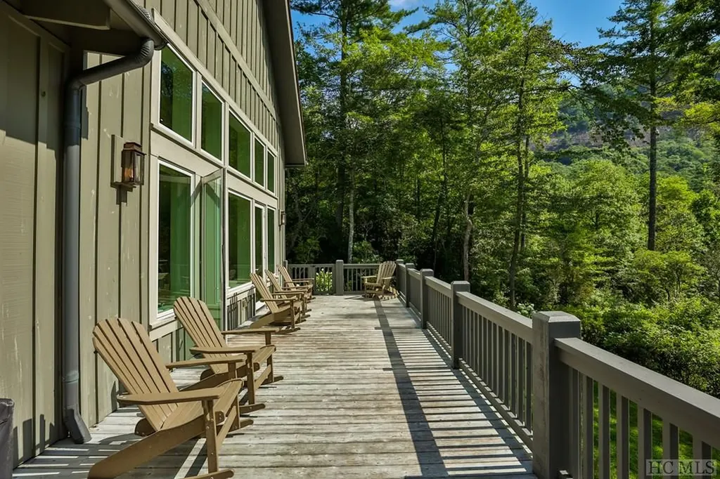 640 Wade Cashiers NC 28717