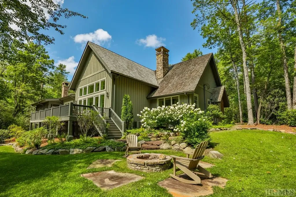 640 Wade Cashiers NC 28717
