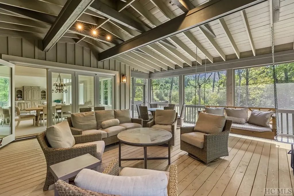 640 Wade Cashiers NC 28717