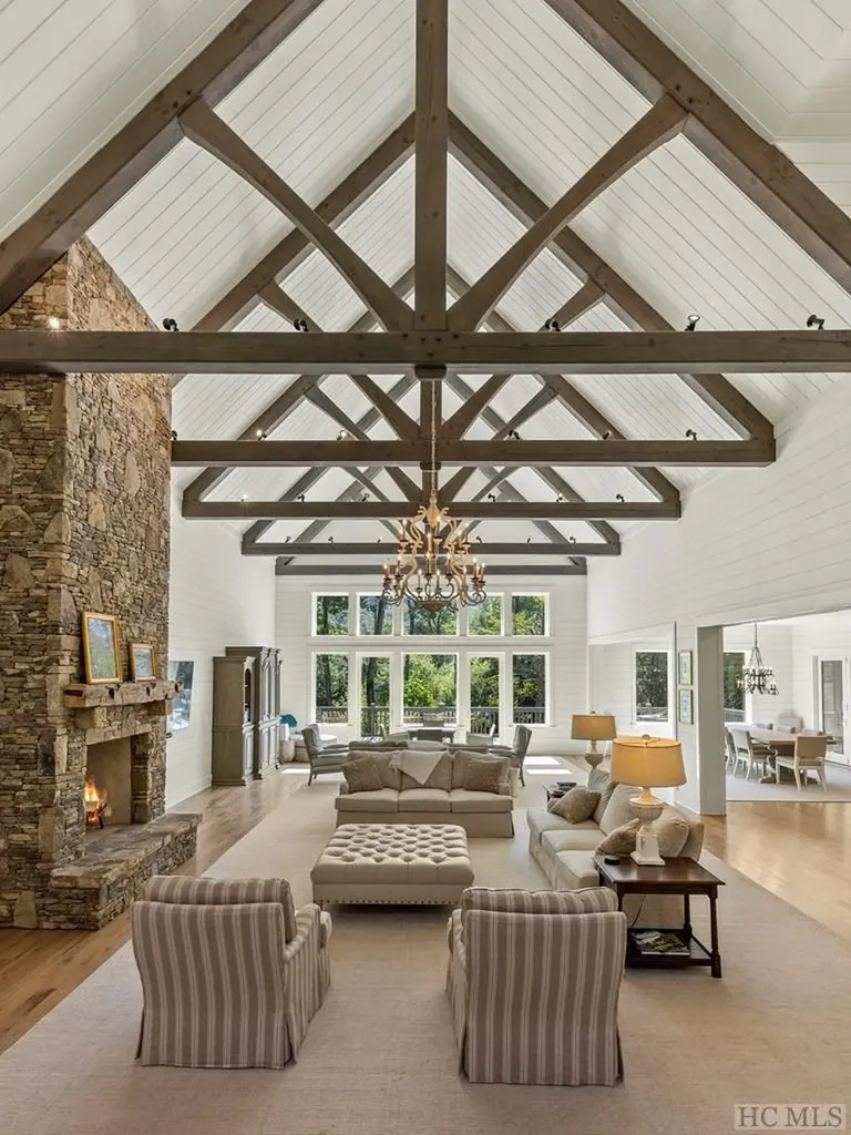 640 Wade Cashiers NC 28717