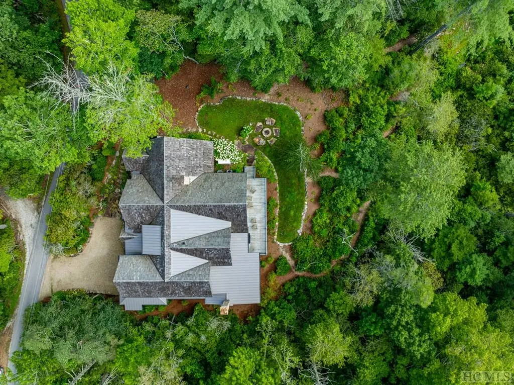 640 Wade Cashiers NC 28717