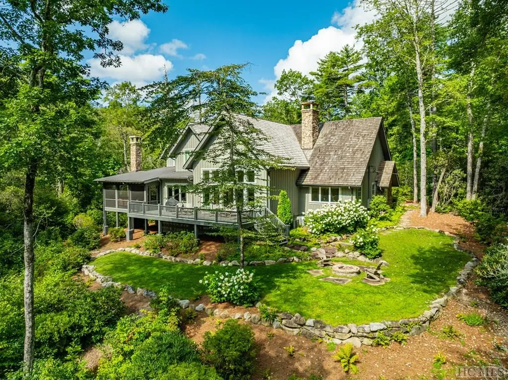 640 Wade Cashiers NC 28717