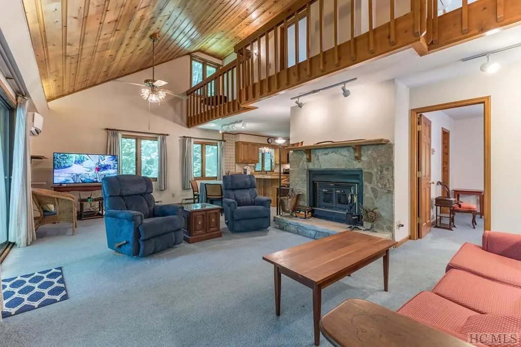 1529 Woods Mountain Trail Cullowhee NC 28723