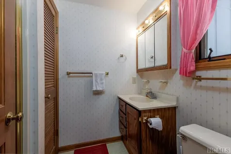 1529 Woods Mountain Trail Cullowhee NC 28723