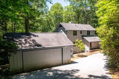 1529 Woods Mountain Trail Cullowhee NC 28723