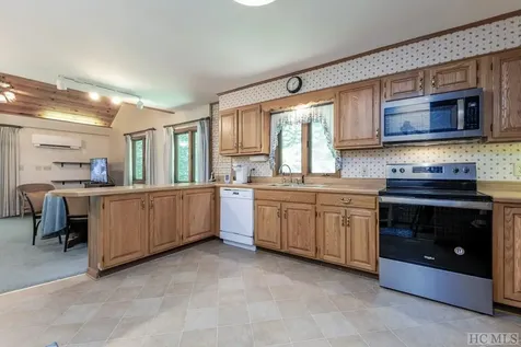 1529 Woods Mountain Trail Cullowhee NC 28723