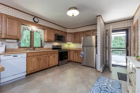 1529 Woods Mountain Trail Cullowhee NC 28723