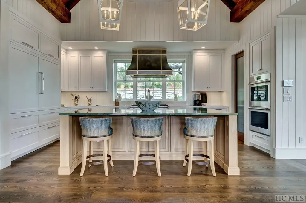 170 Nesting Eagle Ridge Cashiers NC 28717