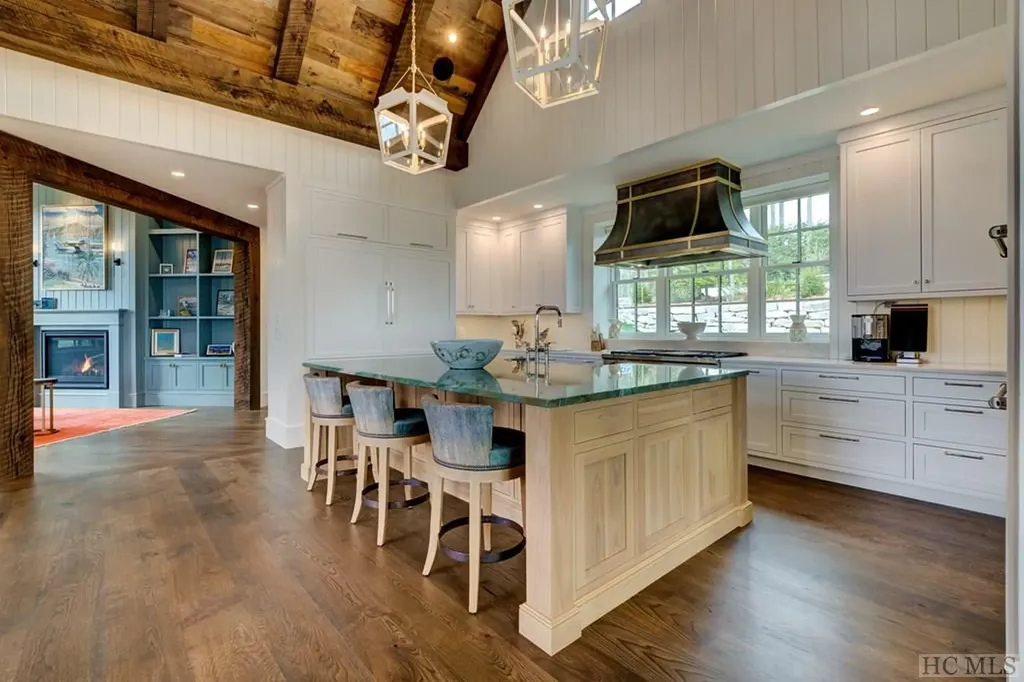 170 Nesting Eagle Ridge Cashiers NC 28717