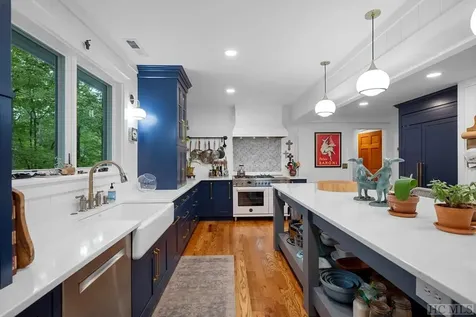 207 Forest Trail Highlands NC 28741