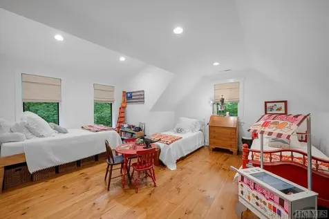 207 Forest Trail Highlands NC 28741