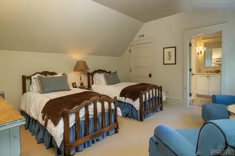 424 Gristmill Ridge Cashiers NC 28717