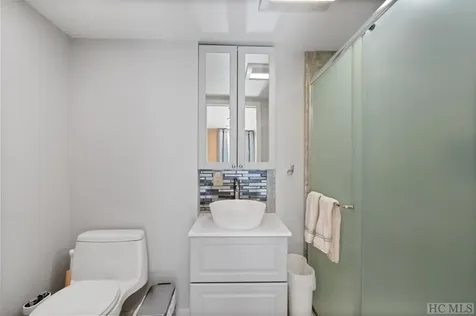 706 V Z Top Highlands NC 28741