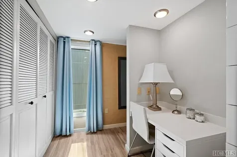 706 V Z Top Highlands NC 28741