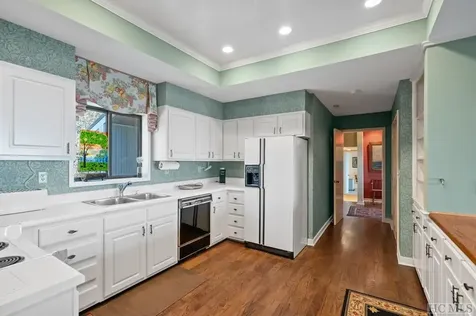 706 V Z Top Highlands NC 28741