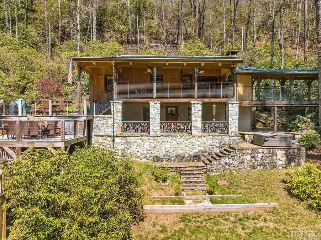 404 Myrtle Speed Highlands NC 28741