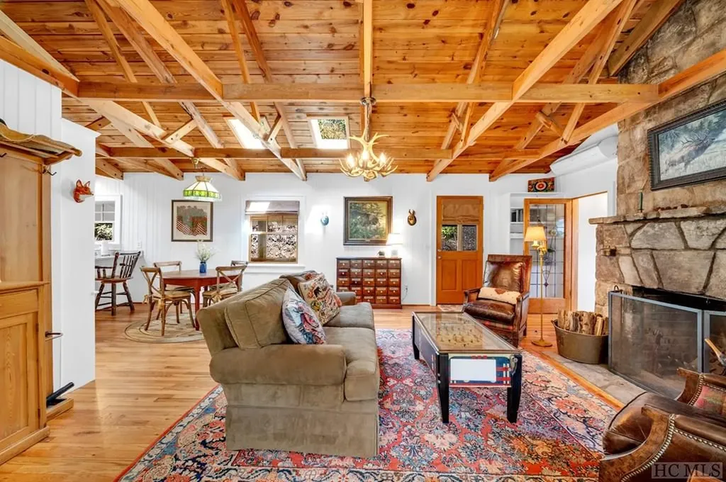 404 Myrtle Speed Highlands NC 28741