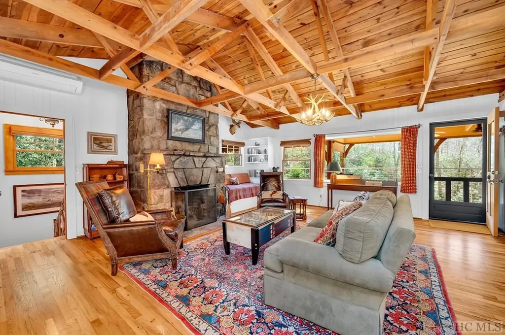 404 Myrtle Speed Highlands NC 28741