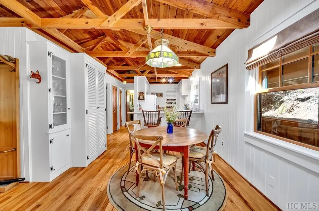 404 Myrtle Speed Highlands NC 28741