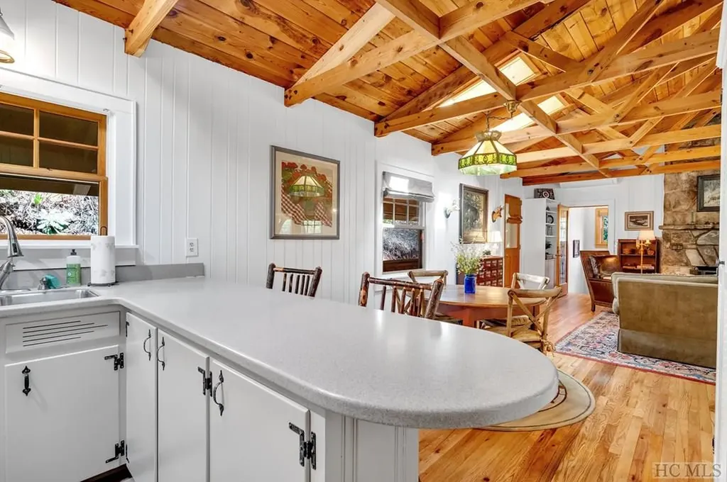 404 Myrtle Speed Highlands NC 28741