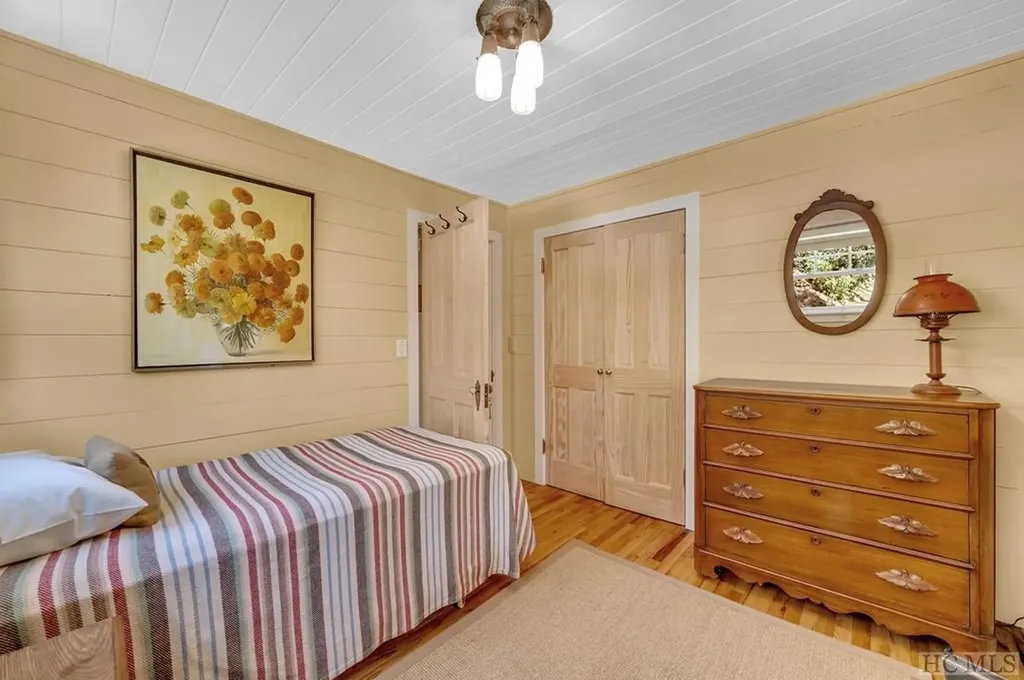 404 Myrtle Speed Highlands NC 28741