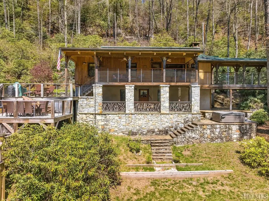 404 Myrtle Speed Highlands NC 28741