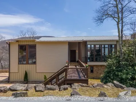 87 Tiger Paw Lane Sapphire NC 28774
