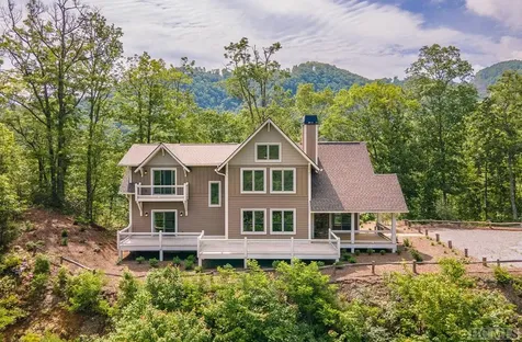 346 Birdymay Drive Tuckasegee NC 28783